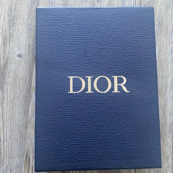 Christian Dior - Picture 1 of 7